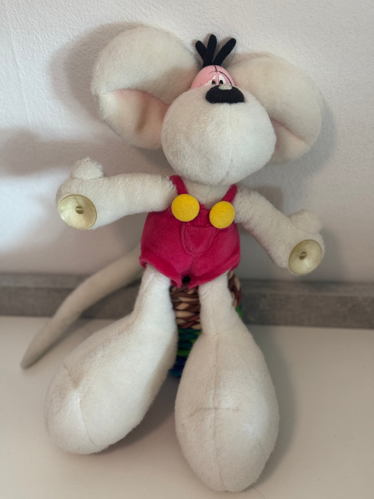 Diddl Weiß mit Pinker Latzhose und Saugnäpfe