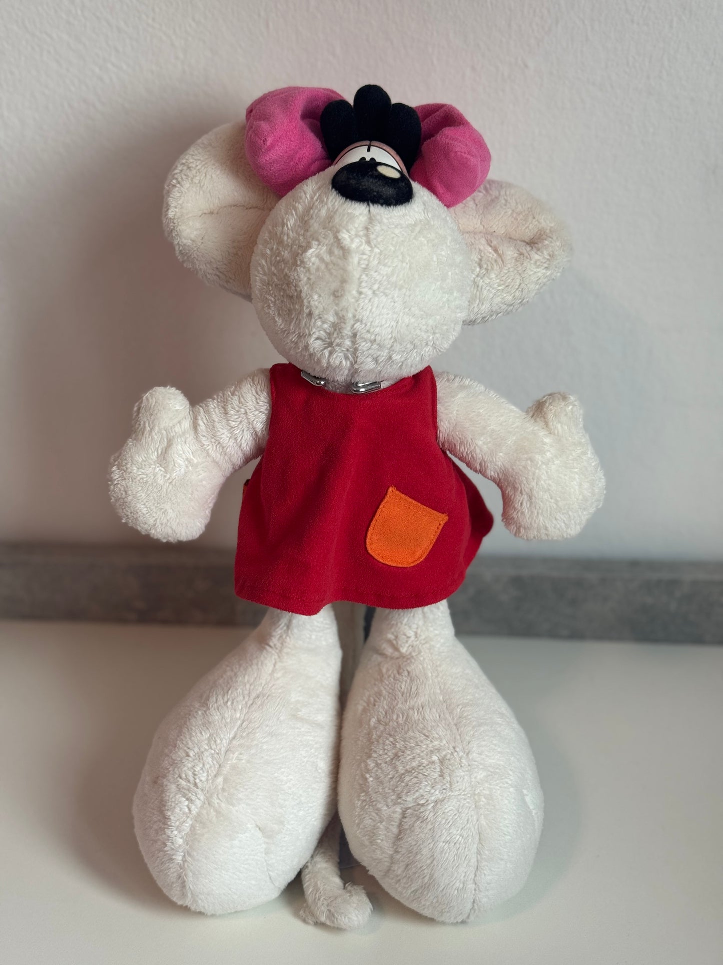 Diddlina Weiß mit Pinker Schleife und Rotem Kleid Groß Knuddel Edition